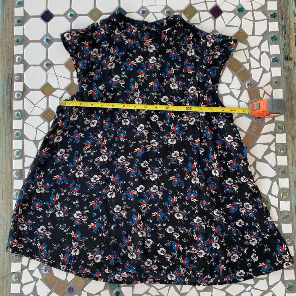 Floral Top - Picture 5 of 12